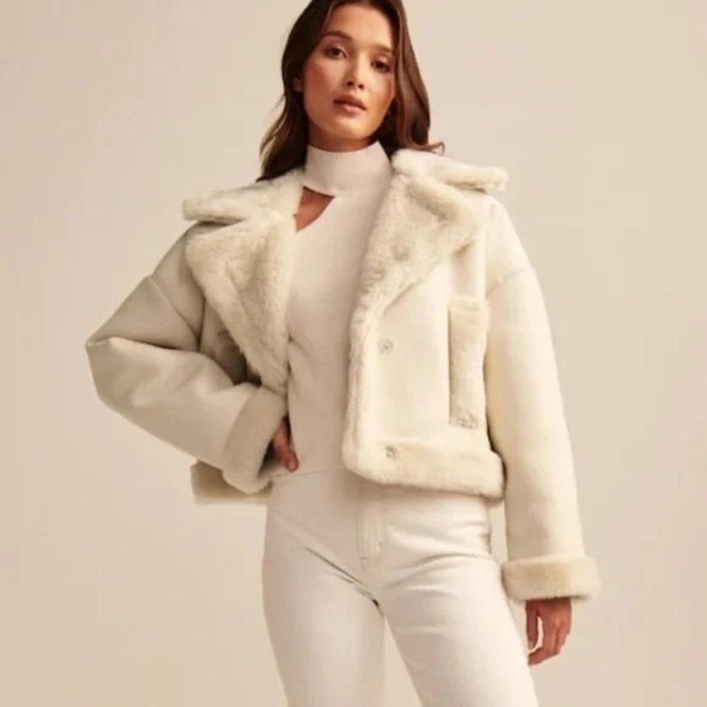 Abercrombie & Fitch White Oversized Short Sherpa-Lined Vegan Leather Coat